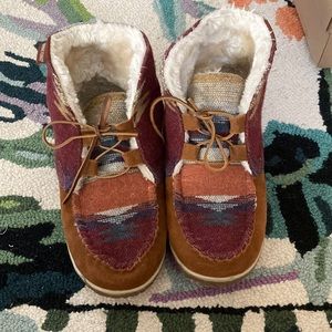 Minnetonka slipper boots